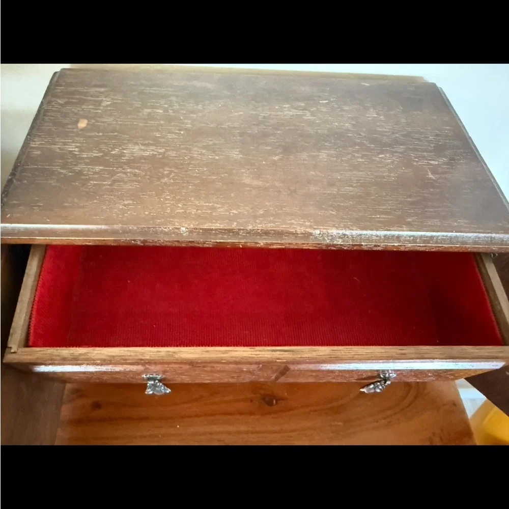 Vintage Japanese Jewelry Box w/‎ Lion's Heads Two Compartments Marked Red Liner